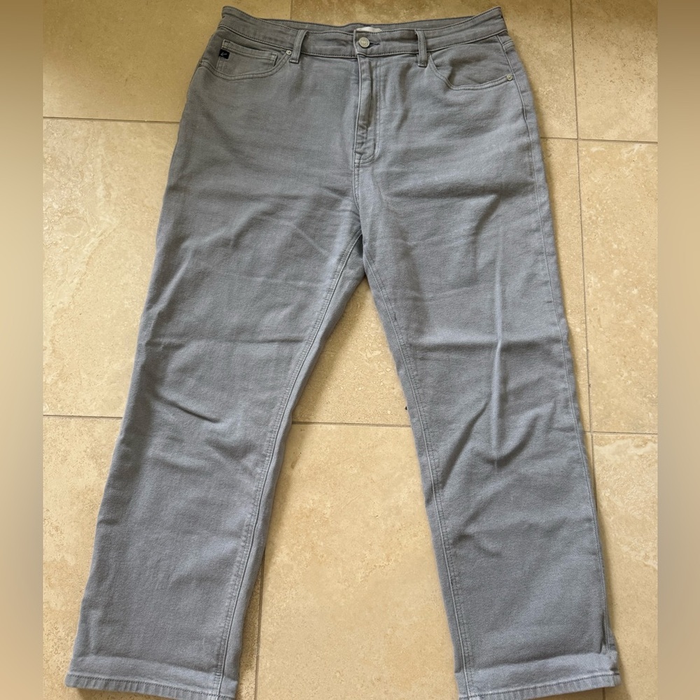 KanCan Women's Light Gray Straight Leg Jeans - Picture 6 of 7